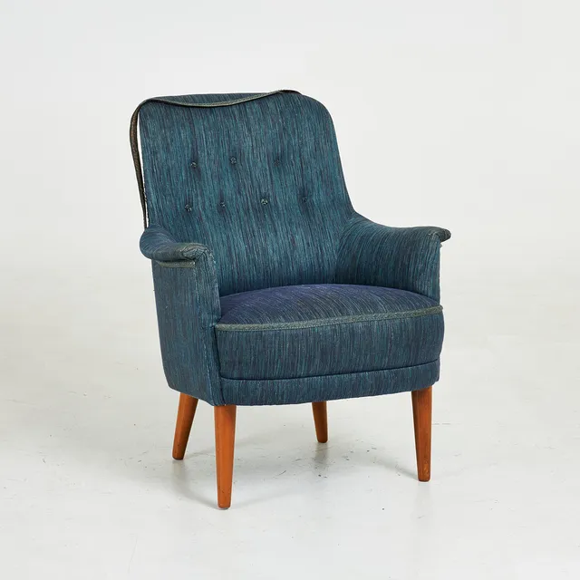 CARL MALMSTEN. FÅTÖLJ, Husmor, textil klädsel.