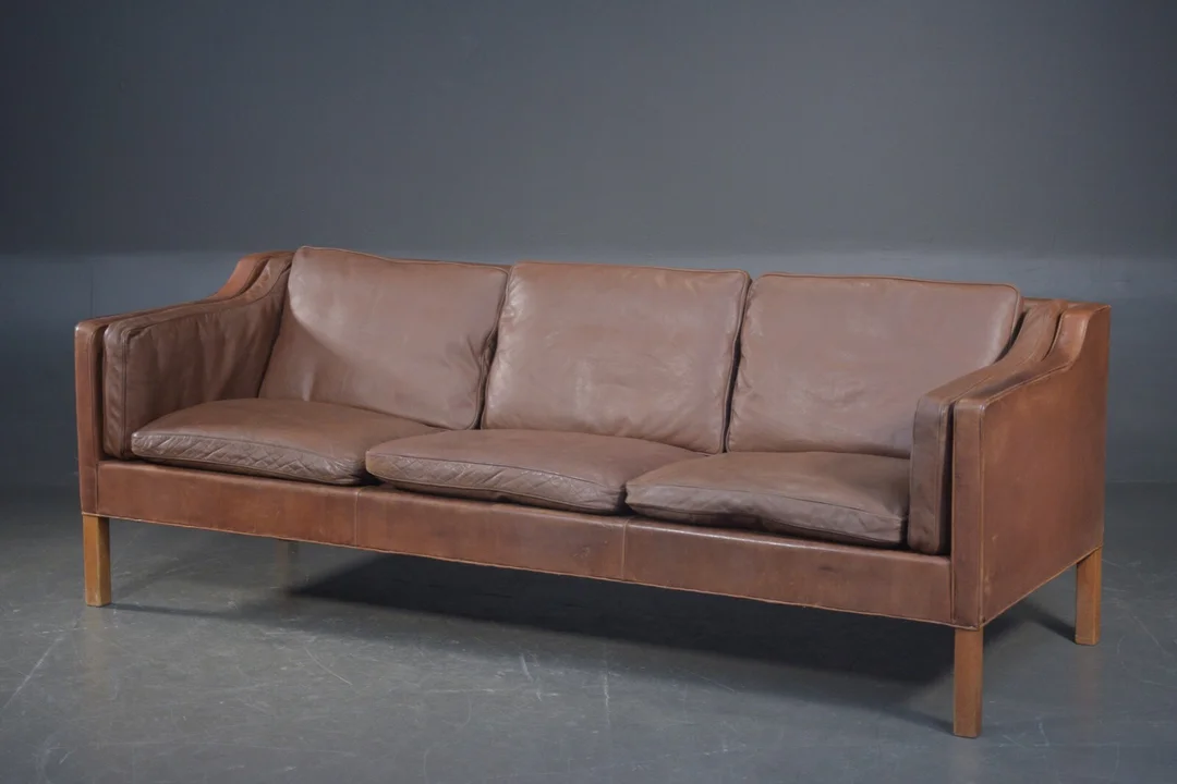 Børge Mogensen, three-seater sofa, leather, model 2213 — Furniture/Lounge suites, sofas — Lauritz