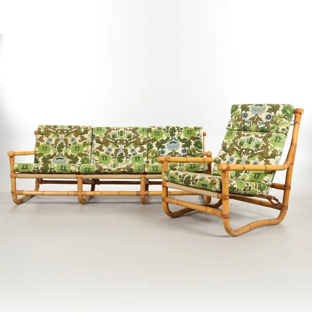 PETER HVIDT (1916-1986) & ORLA MØLGAARD-NIELSEN (1907-1993). Horsnæs. Tre-personers sofa samt højrygget lænestol af bambus og rattan, 1960'erne (2).