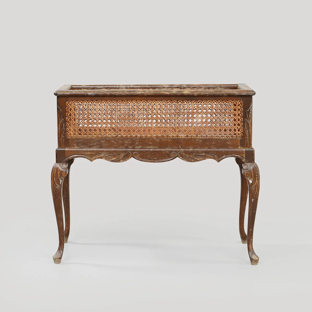 BLOMBORD, rokokostil, 1900-talets första hälft. — Other — Göteborgs Auktionsverk