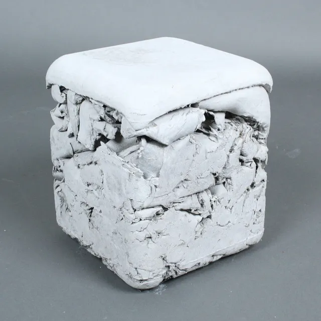 NICOLAS LE MOIGNE. für Swisspearl, Gartenhocker, '' Trash Cube '' UNIKAT.