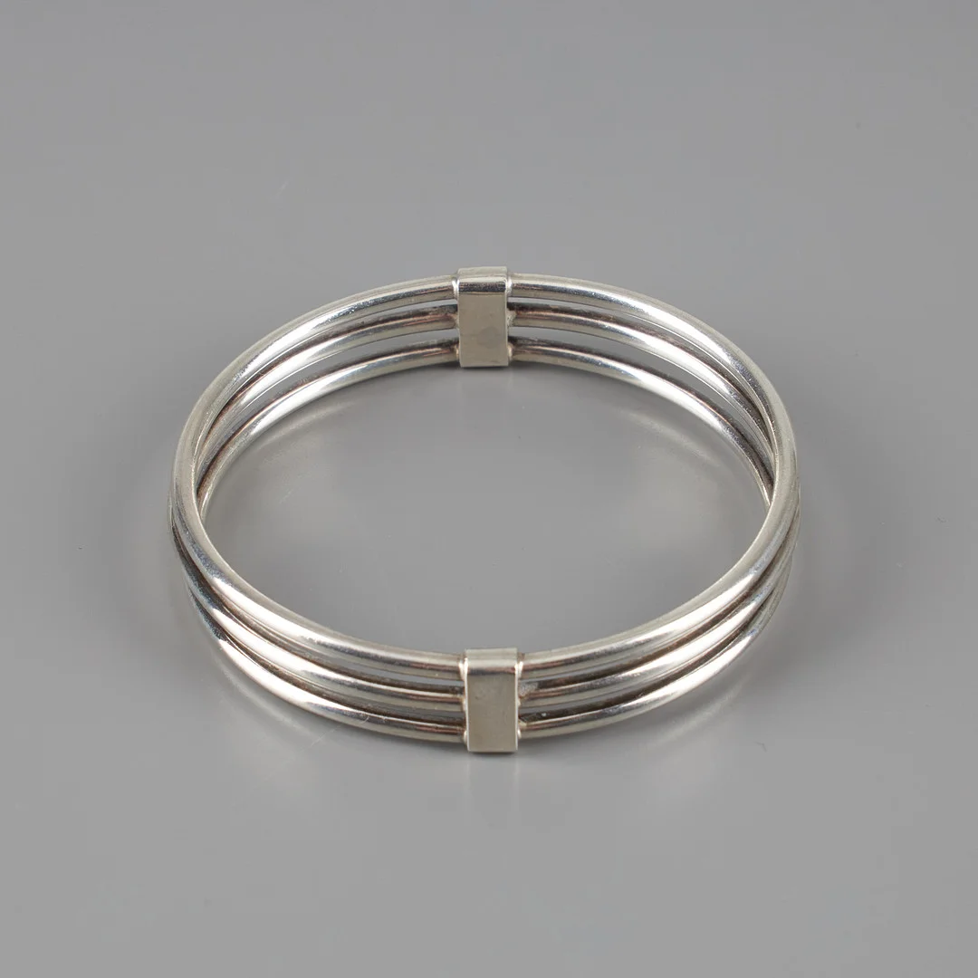 KAIJA AARIKKA. ARMRING, silver, Meliina, Aarikka, Helsingfors 1989. — Bracelets — Stockholms Auktionsverk Helsinki