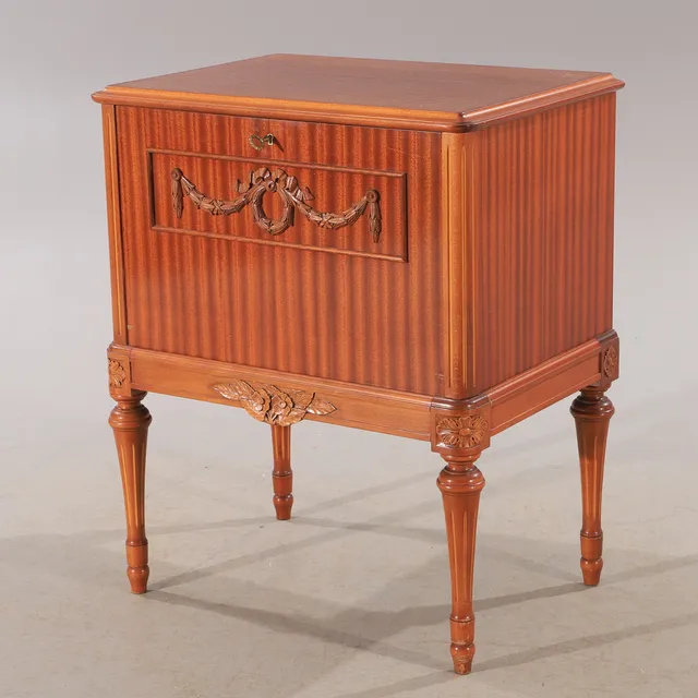 BESTICKSCHATULL, mahogny, gustaviansk stil.