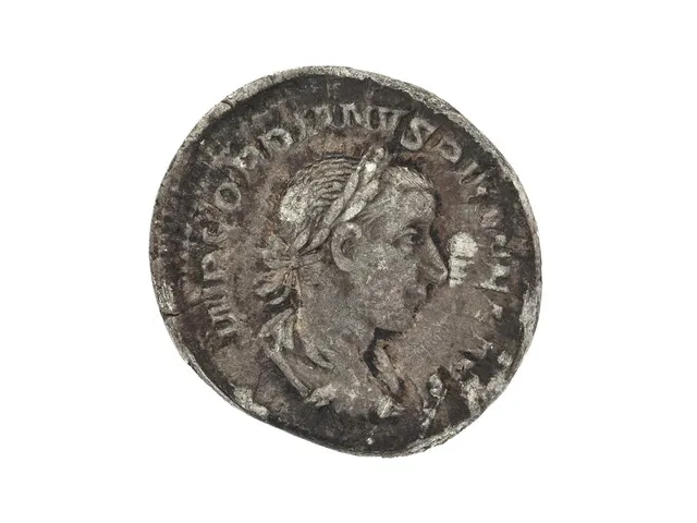 MYNT, silver, Denarius, Gordianus III, kvalité ca 1/1+, diameter 2,8 g, vikt 2,8 g, skador från hängning.