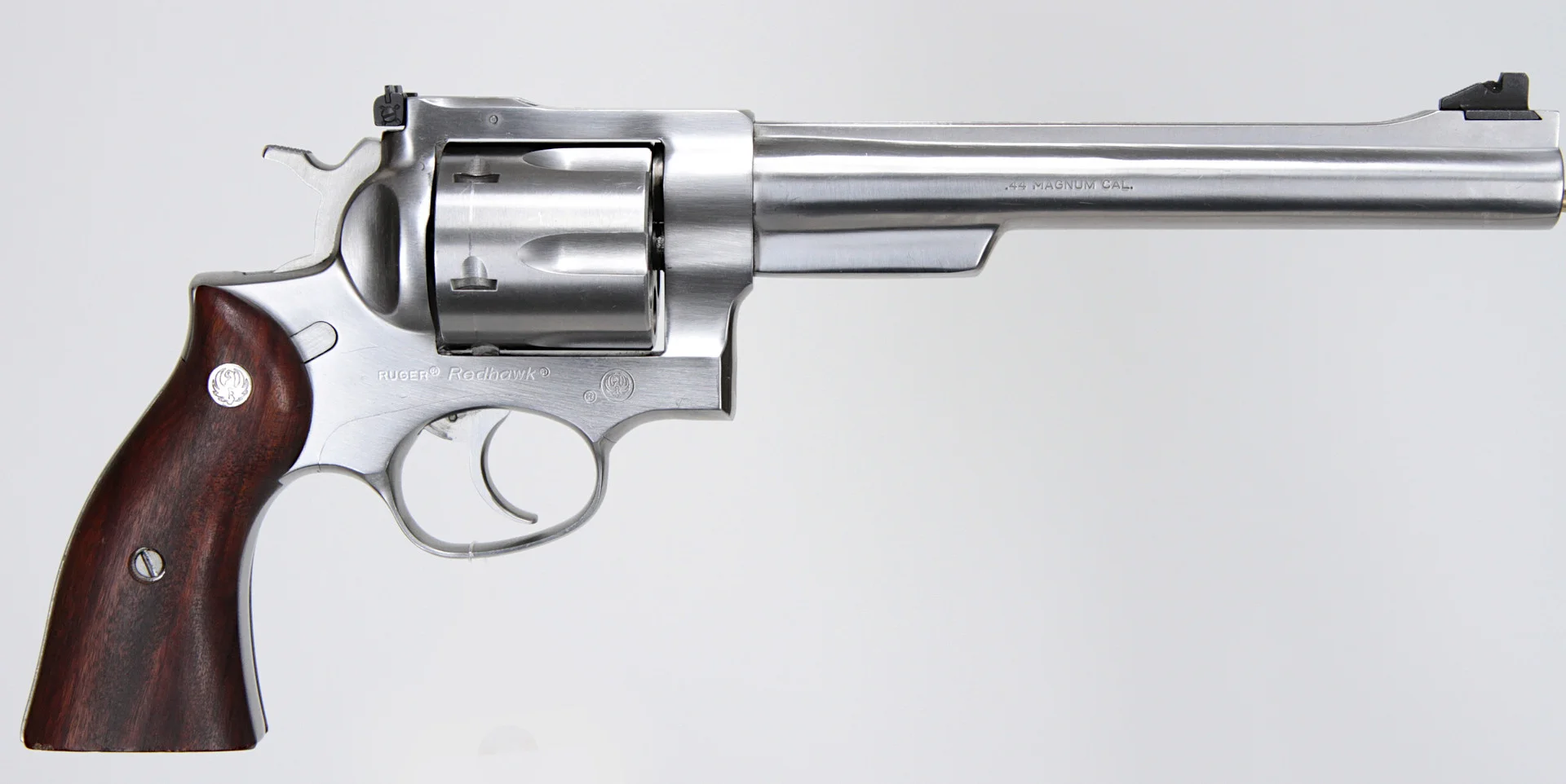 255. REVOLVER, amerikansk, Double Action, fabrikat Ruger, modell Redhawk, kaliber .44 Magnum, tillv.nr 500-06155, se-nr SE2196708. — Revolvers — Walter Borg
