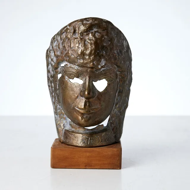 ALLAN JÄDERÅS. skulptur, föreställande mask, brons, signerad, 1900-talets senare hälft, monterad på sockel.