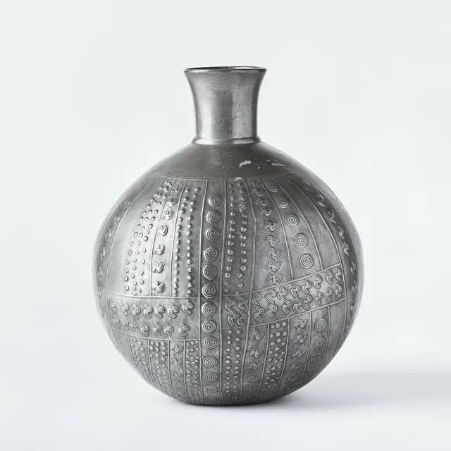 ESTRID ERICSON. “Peruanska Urnan”, Svenskt Tenn, Stockholm 1977, model A 157, pweter.