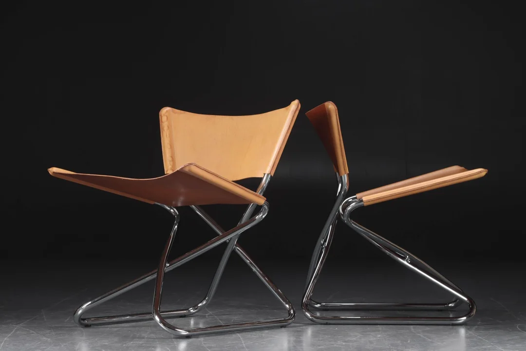 Erik Magnussen. 'Zdown'. Par lænestole, kernelæder (2) — Furniture/Lounge chairs — Lauritz