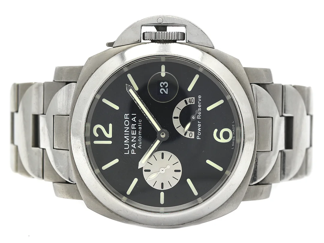 PANERAI, Luminor, Power Reserve, Chronometre, Cal OPIX (ETA A05561), Serie nr. F001/300, Verk nr. 332788, Ref nr. PAM00171, Boett nr. OP 6574 / 1088024, herrur, 44 mm, titan, automatisk, safirglas, datum, liten sekundvisare, gångreservindikator, skadad urtavla, originallänk, viklås (stål), Ref nr. PROE, cert, november 2003, box, ytterkartong. — Klockor/Panerai — Kaplans