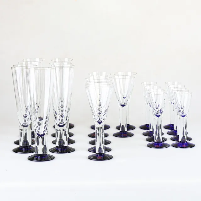 MARGARETA HENNIX. Glas, "Basic", Reijmyre 24 delar.