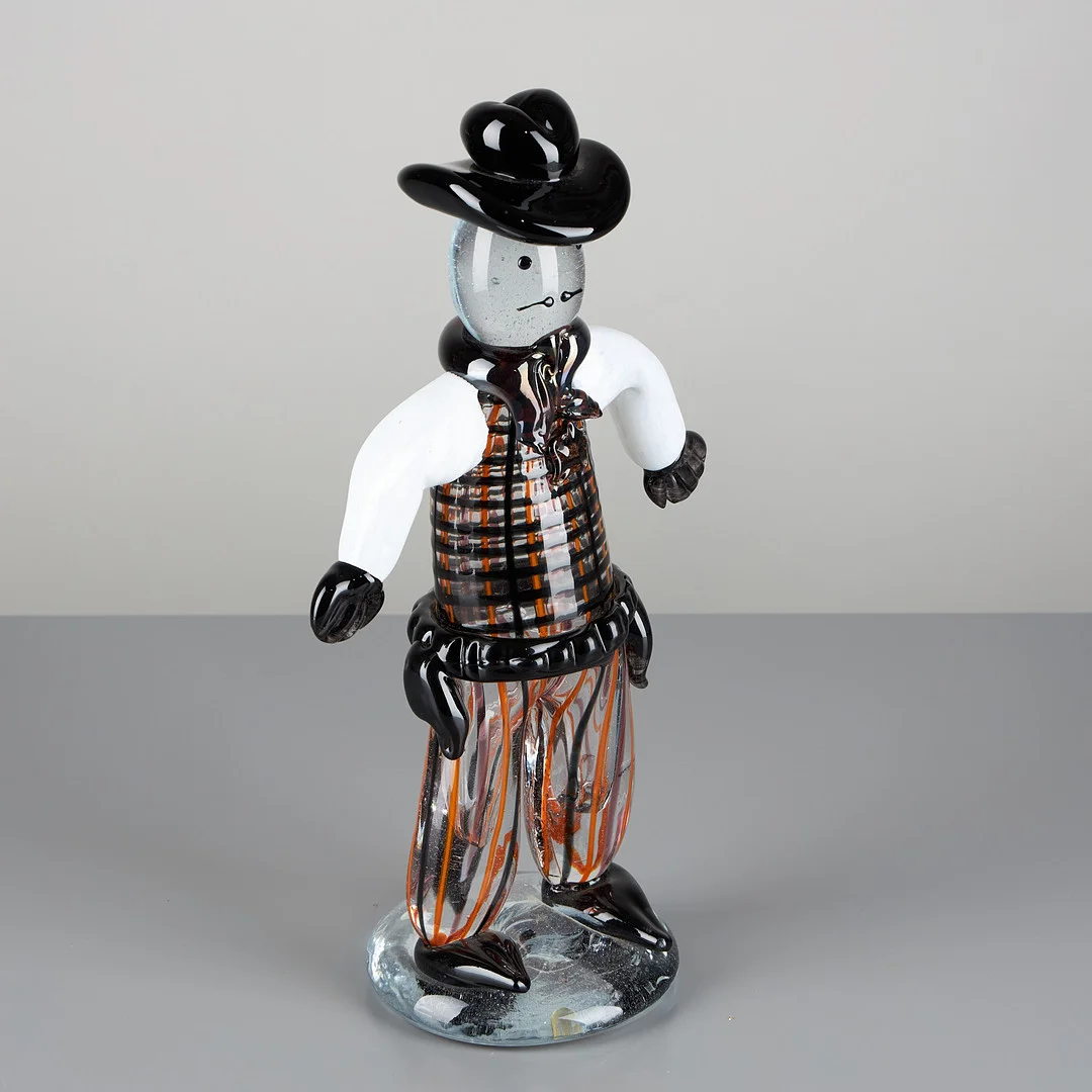 TARMO MAARONEN (1963). GLASSKULPTUR, Västernhjälte, signerad, Bianco Blu Fiskars. — Art glass — Stockholms Auktionsverk Helsinki