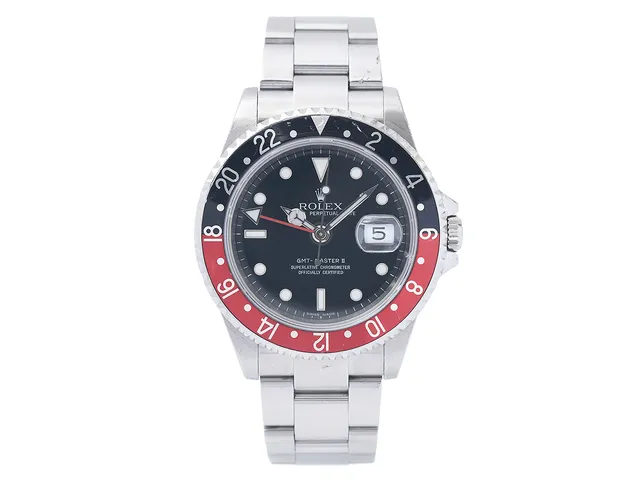 ROLEX, Oyster Perpetual Date, GMT-Master II (Swiss Made), Chronometer, s.k. "Roman Dial", "3186 Caliber", Ref nr. 16710 T, Serie nr. M317136, Cal 3186, Verk nr. 3 1873821, Boett nr. 2180, herrur, 40 mm, stål, automatisk, safirglas (skadat), 24-timmarsvisning, Oysterlocklänk, viklås, Ref nr. 78790A-EO10, cert, april 2008, box, ytterkartong.