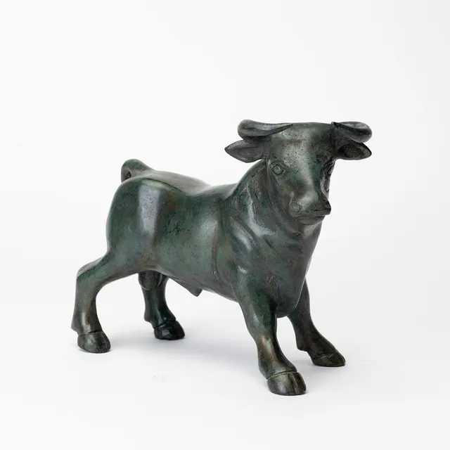 ANDREAS WARGENBRANT. Skulptur, grönpatinerad brons, "El Bull", gjutarstämpel och gjutarsignatur.
