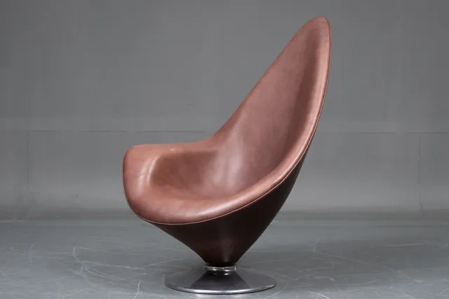 Erik Magnussen. Lounge chair, Model Plateau, in leather
