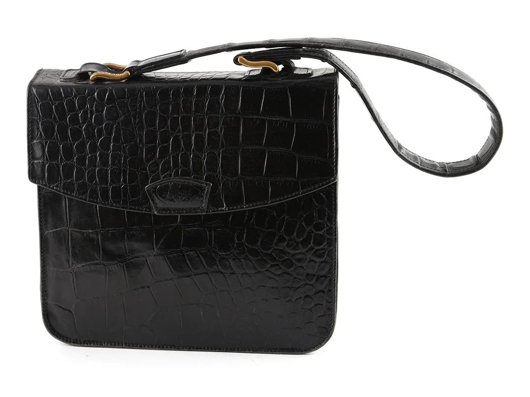 VÄSKA, MULBERRY, vintage, svart präglat läder, gulmetall detaljer, 25x23x6cm, visst slitage — Accessoarer/Väskor — Kaplans