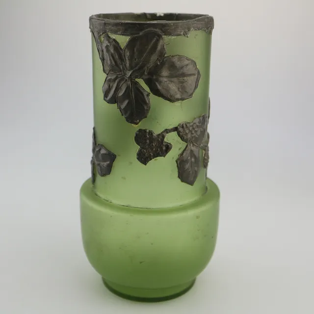 FRANZÖSISCHE JUGENDSTIL GLAS VASE.