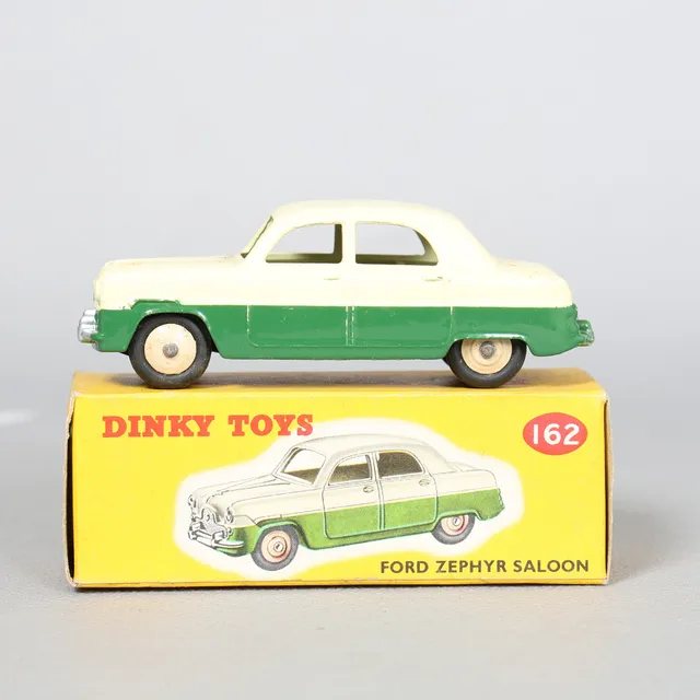 DINKY TOYS NO. 162 FORD ZEPHYR SALOON.