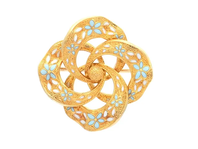 BROSCH, 14K guld, blå och vit emalj, antik,1800-talets andra hälft, 25 x 20 mm, vikt 3,5 g.