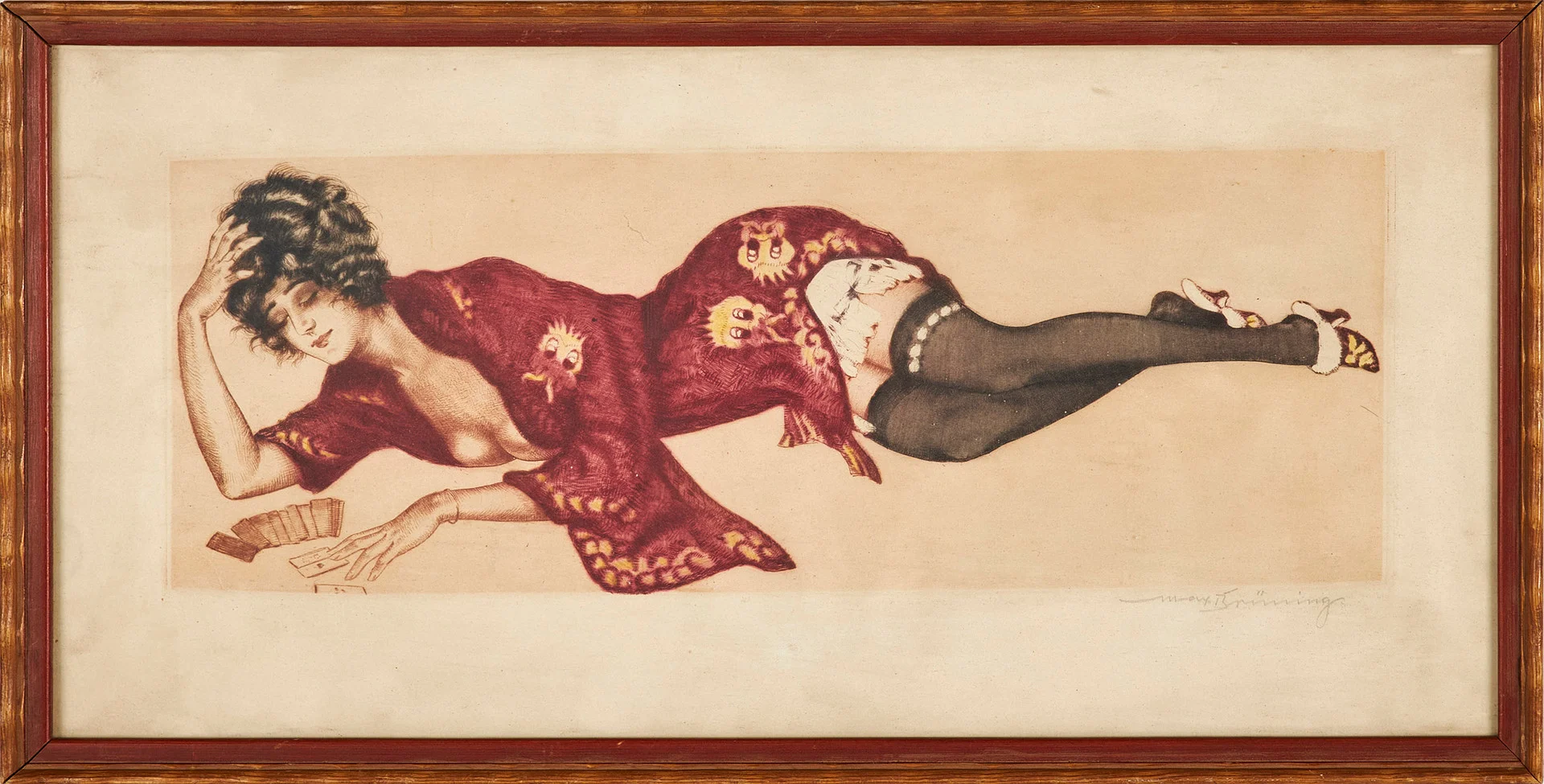 MAX BRÜNING. Kvinna med spelkort, signerad i blyerts, färgetsning. — Engravings & Prints — Stockholms Auktionsverk Sickla