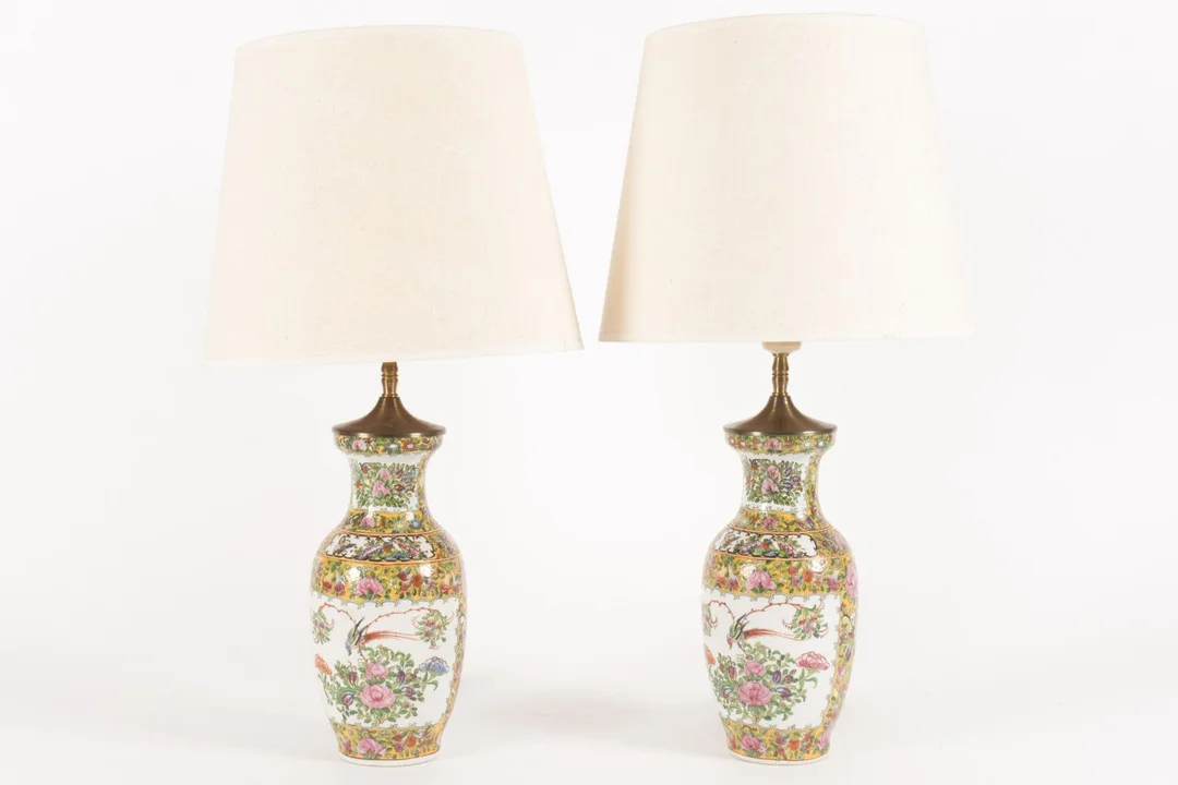Pair of Chinese vases mounted as lamps. (2) — Hobby and collectibles/Asian art — Lauritz