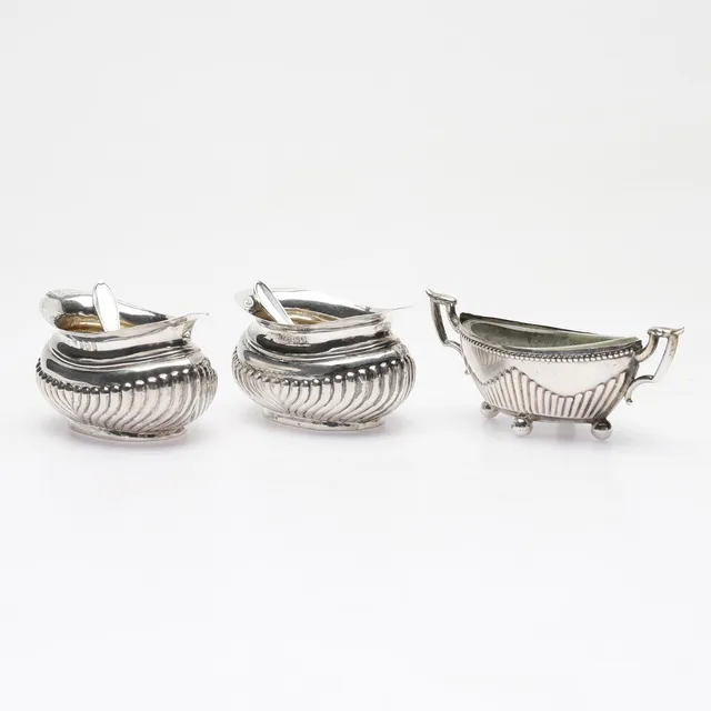 SALTKAR, 3 st, silver och glas, bl a England, 1900-tal.