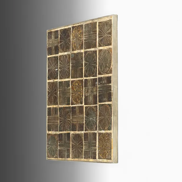 TUE POULSEN. Kvadratisk relief med keramiske klinker, Danmark, 1960/1970'erne.