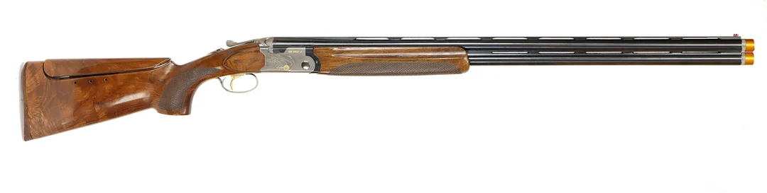 HAGELGEVÄR, fabrikat Beretta, modell 682 Gold E, kaliber 12/76, tillv.nr P03387B, se-nr SE2126672. — Shotguns — Walter Borg