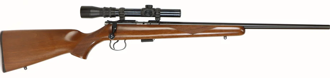 KULGEVÄR, fabrikat CZ, modell 455 American, kaliber .22LR, tillv.nr B407135, se-nr SE2452583. — Rifles — Walter Borg
