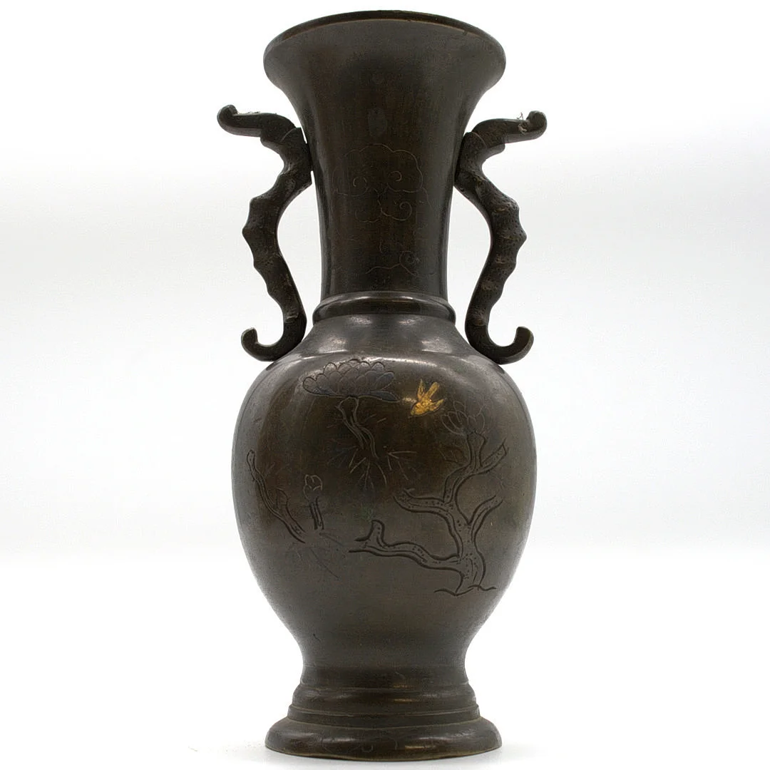 CHINESISCHE BRONZEVASE MIT DRACHENHANDHABEN. — Bronzes — Kunst- und Auktionshaus Kleinhenz