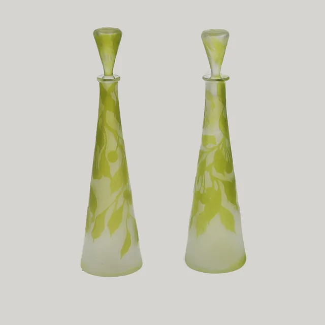 KARL LINDEBERG. KARAFFER, 2 st, glas, överfång, Kosta, jugend, signerade, tidigt 1900-tal.
