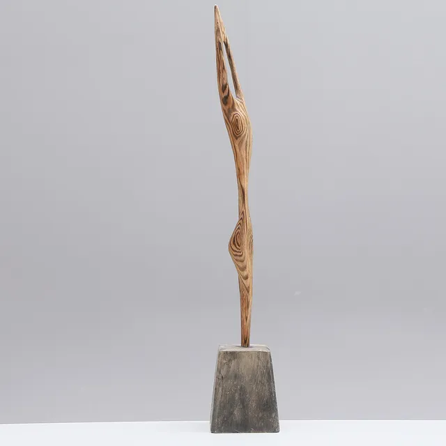 OIDENTIFIERAD KONSTNÄR. SKULPTUR, trä, signerad AE, daterad 1955.