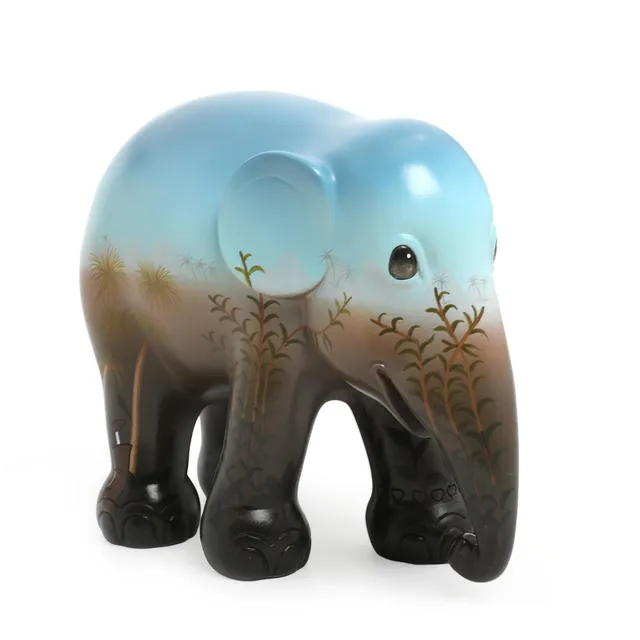 “Vanishing Elephant”, 2011. No. 120/750. Polychrome paint on fibreglass. Made and marked for The Elephant Parade. H. 20 cm.