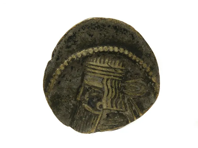 MYNT, silver, Drachm, Partiska riket, troligen 1-2 århundradet, kvalité ca 1, diameter 19 mm, vikt 3,6 g.