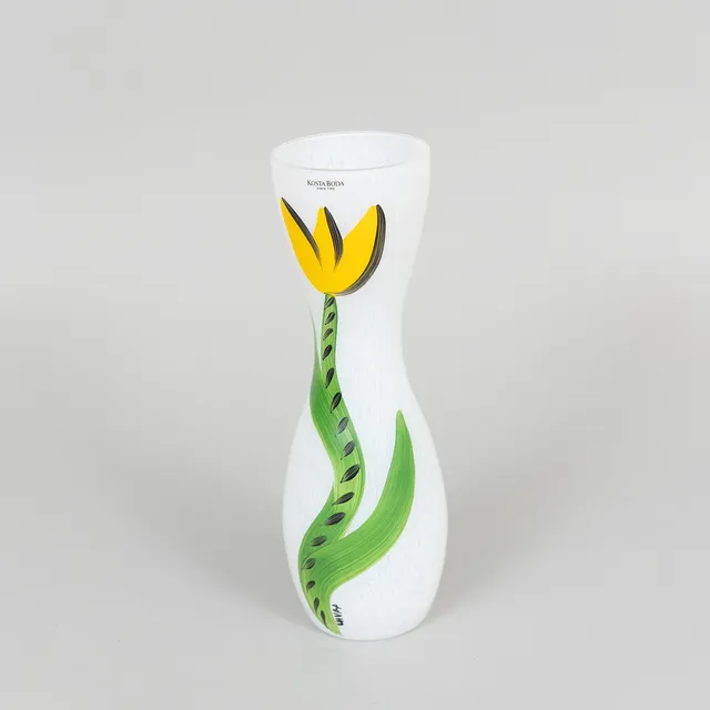 ULRICA HYDMAN-VALLIEN. Vas "Tulip", glas, Kosta Boda, signerad.