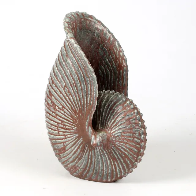 GUNNAR NYLUND. Skulptur, snäcka, stengods Rörstrand.