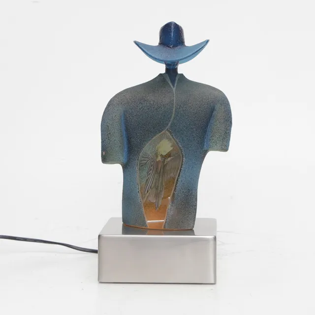 KJELL ENGMAN. SKULPTUR, glas, på metallsockel, Kosta Boda, limiterad 300, signerad, modern.
