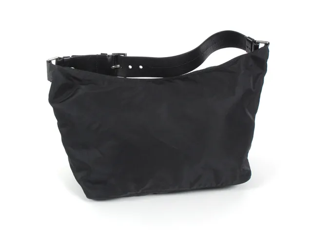VÄSKA, PRADA svart nylon/läder 27x24x16 cm cert. från 2002 dustbag