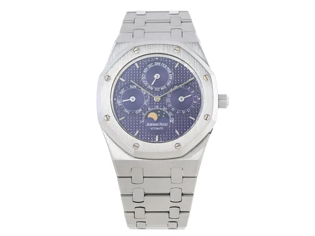 AUDEMARS PIGUET, Royal Oak, Quantieme Perpetual Automatic, Cal 2120/2800, Serie nr. 286378, Ref nr. 25654ST.00.0944ST.01, Boett nr. C-28302-222, herrur, 39 mm, stål, automatisk, safirglas, evighetskalender (dag, datum, månad, månfas), utbytt urtavla (senare/blå), integrerad originallänk, viklås (utbytt/senare), "Extrait de Registre", 20 september 1988, box (ej tidsenlig), ytterkartong.