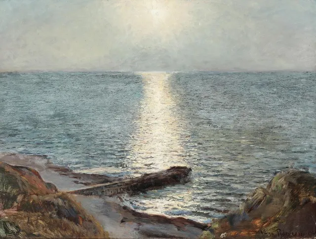 “Solspejl i havet”. Coastal view from Tisvilde with a low-hanging sun reflected in the sea. Signed and dated Viggo Pedersen 1900. Oil on cardboard. 66×88 cm.