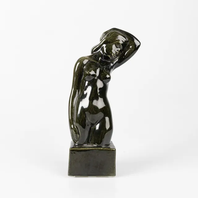 AXEL OLSSON. Skulptur, signerad, glaserad keramik.