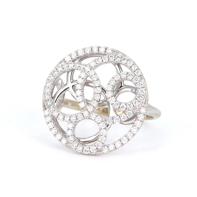 DE BEERS 18CT GOLD DIAMOND RING.