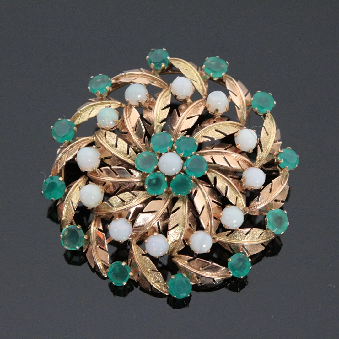 Brosche mit Opal und Smaragd, 585er Gold. — Brooches & Pendants — Stockholms Auktionsverk Düsseldorf/Neuss