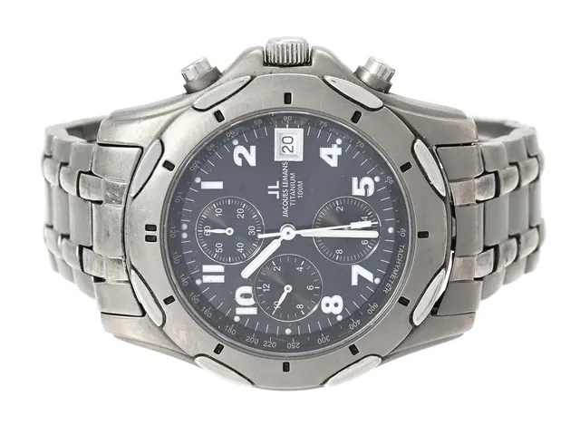 JACQUES LEMANS, Titanium (100M), Boett nr. 1-1082, kronograf, herrur, 38 mm, titan, quartz (går ej), mineralglas, datum, skadad urtavla, originallänk, viklås, ca 2000.