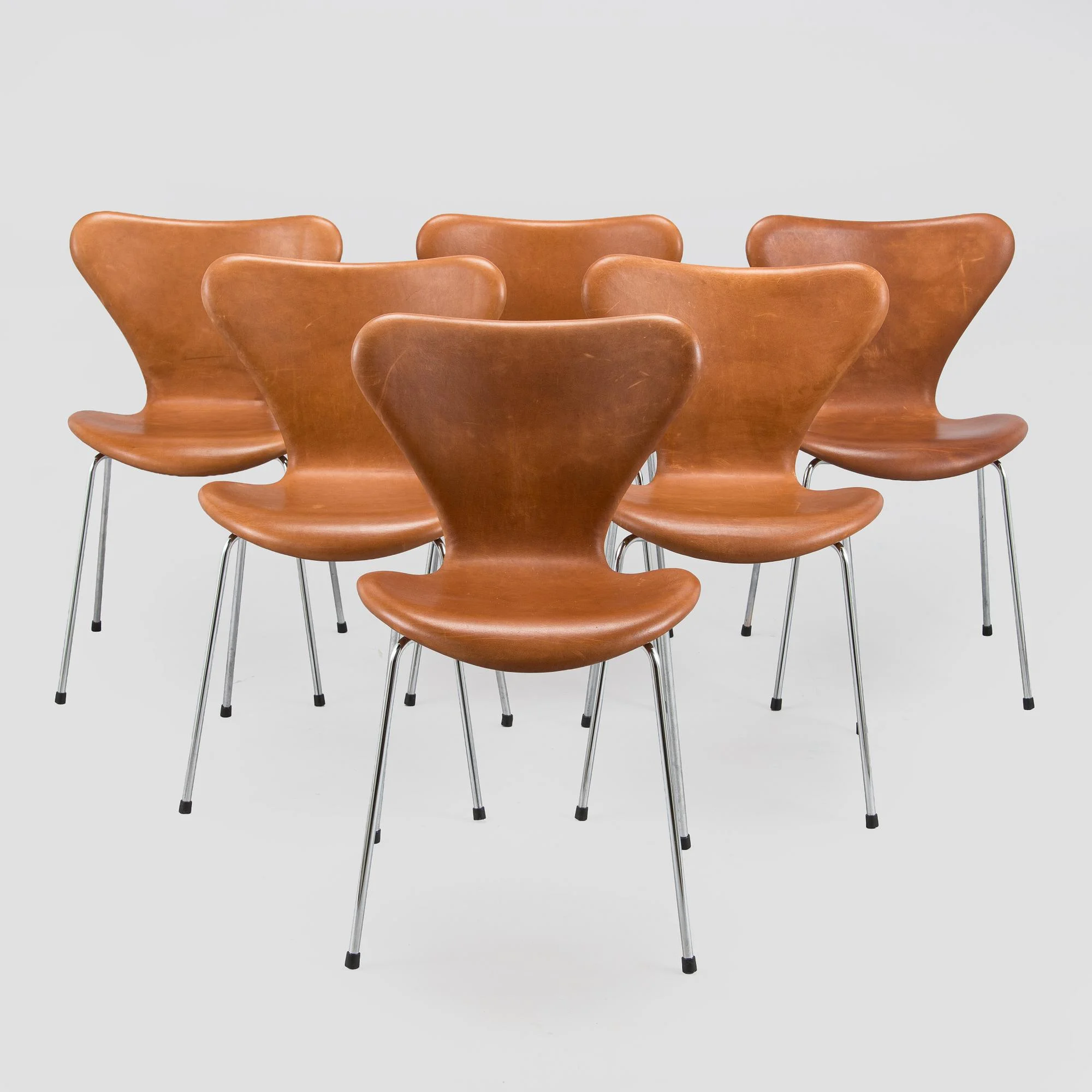 Arne Jacobsen, stolar, 6 st, "Sjuan", Fritz Hansen, Danmark 1900-talets senare del. — Design/Möbler — Bukowskis
