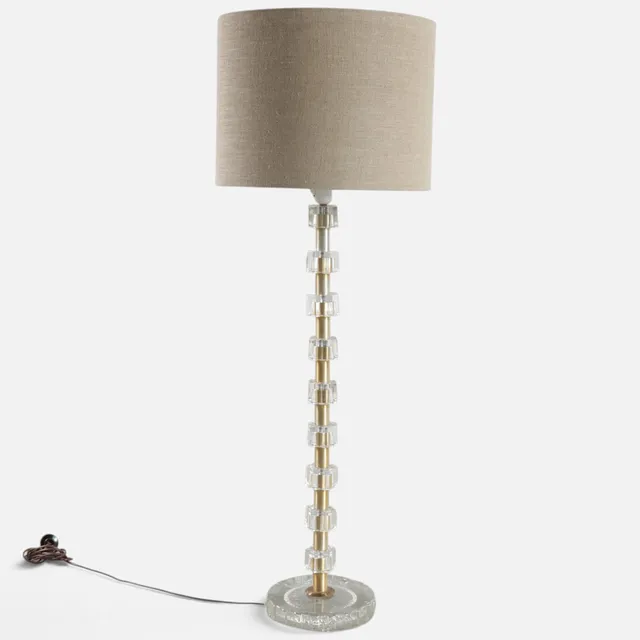 Gulvlampe med glas og messing. Udført hos Nybro Armaturfabrik, model '591'. Sverige, 1970-80'erne.