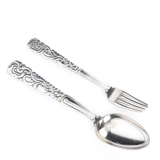 Thorvald Bindesbøll. Silver box and fork (2)