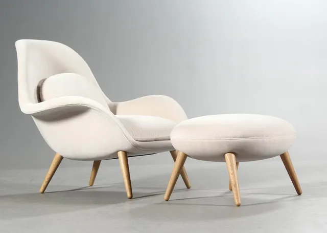 Space Copenhagen for Fredericia Furniture. Lounge chair, model SWOON with a stool in 'Harald 3.792' wool (2)