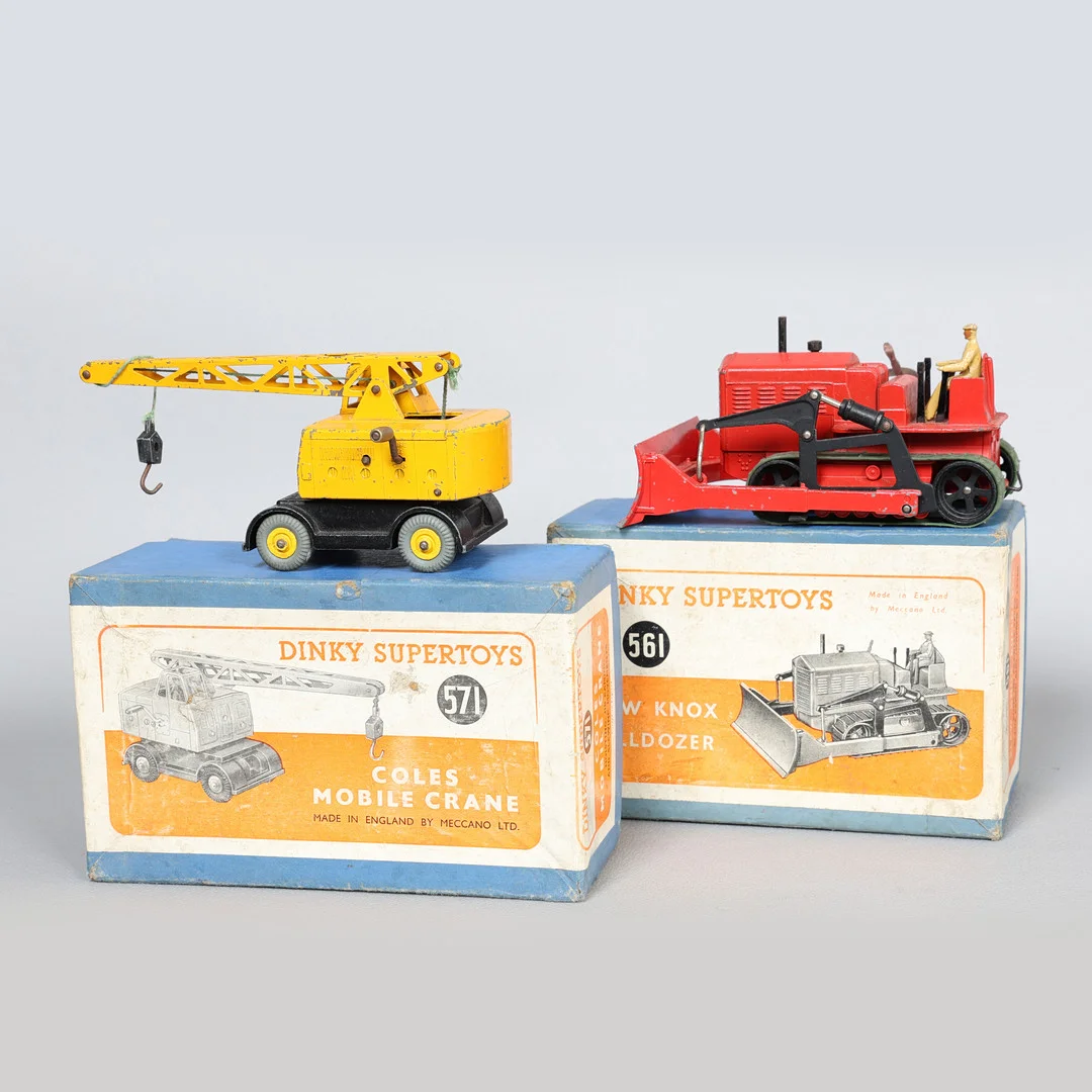 DINKY TOYS NO. 561 & NO. 571 BOXED MODELS (2). — Model cars — Bishop & Miller