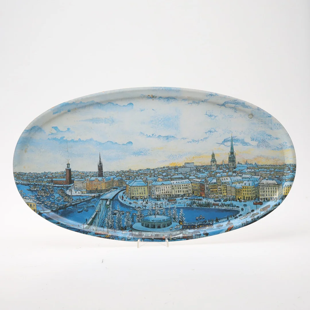 BENGT ELDE. bricka, plast, Stockholmsmotiv. — Miscellaneous — Örebro Stadsauktioner
