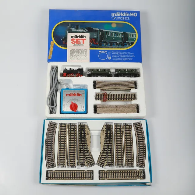 MODELLJÄRNVÄG, 2 kartonger, Märklin.